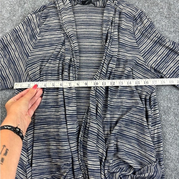 TORRID Women’s item # 10171265 Blue Stripe Cardigan Sweater size: 3X - Picture 3 of 8